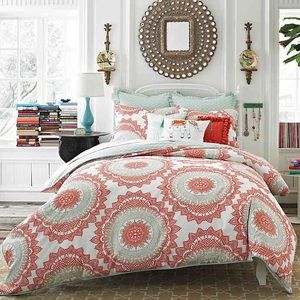 COMFORTER Anthology Bungalow and Pillow